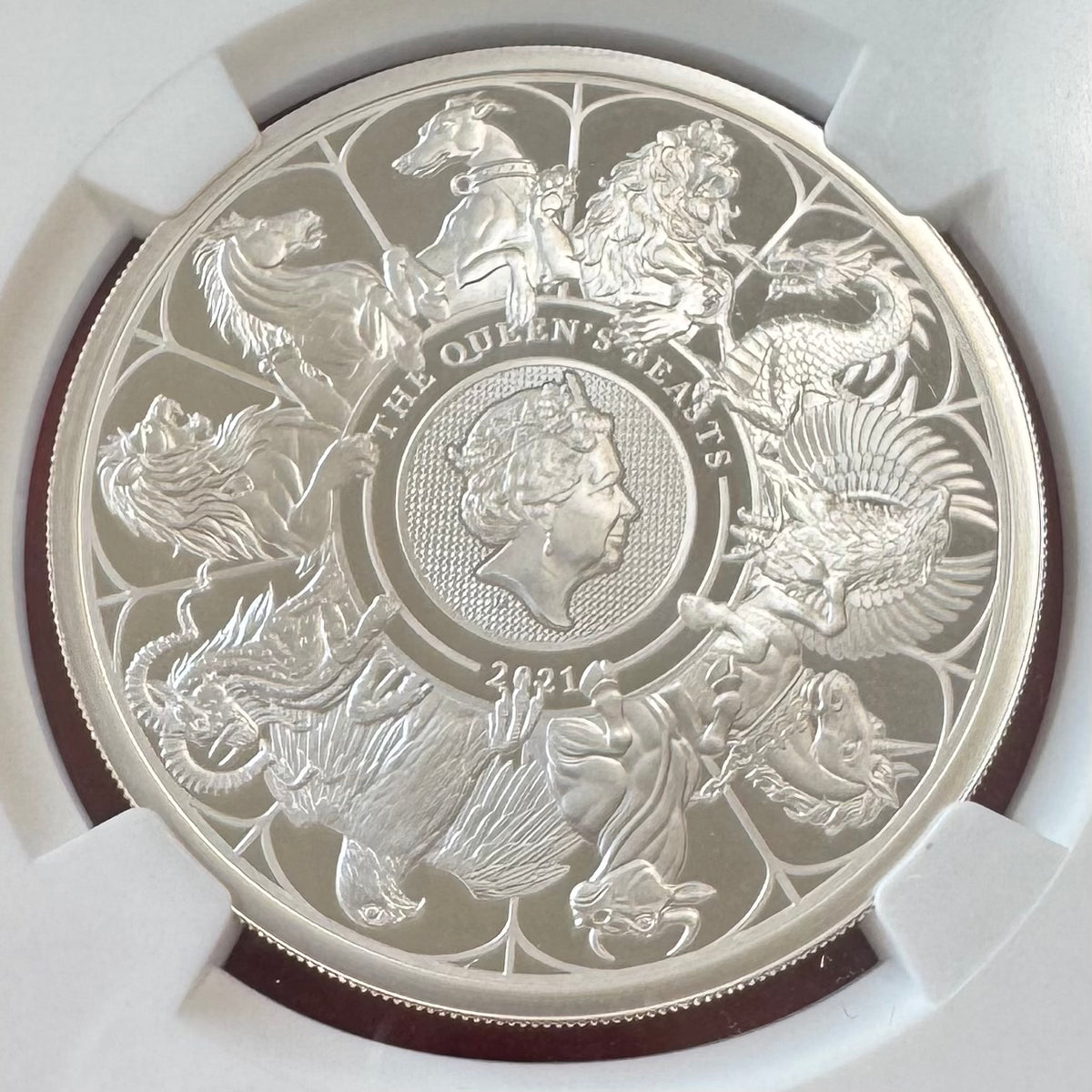 2020年/イギリス/PF70/クイーンズビースト/銀貨/2ポンド/NGC/ イギリス 2020 エリザベス2世 2ポンド ピエフォー 銀貨 NGC