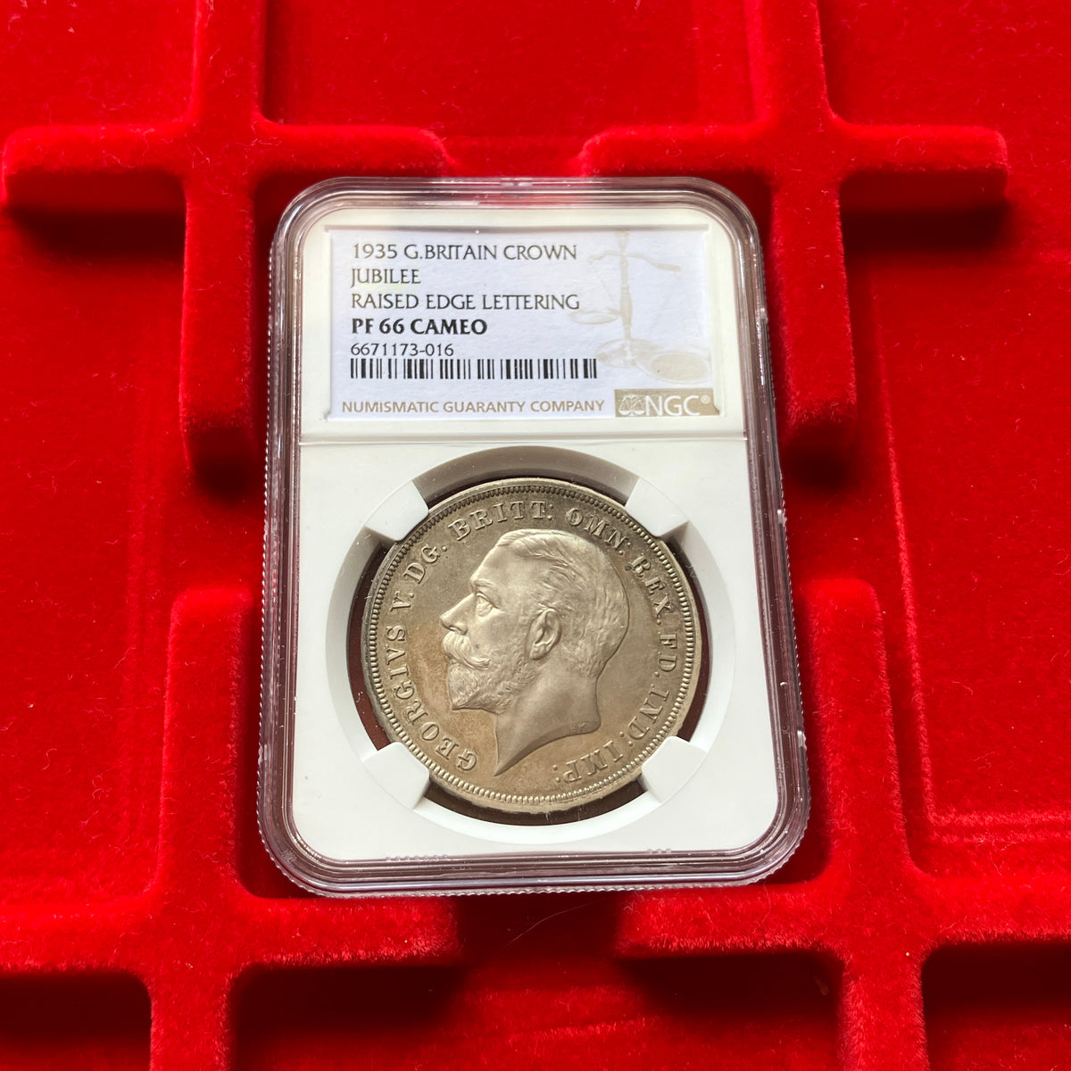 英国；ジョージV世、クラウン銀貨（ジュビリー）、1935年、NGCスラブ
