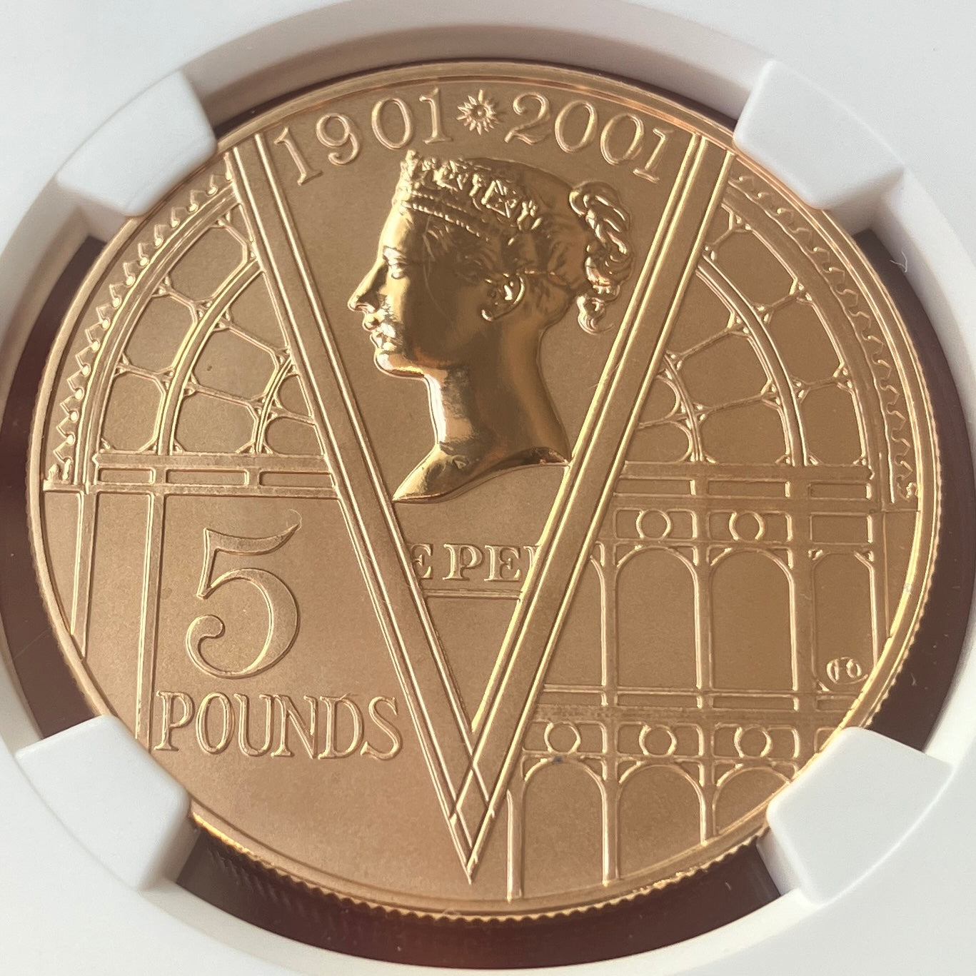 2001年 英国 ヴィクトリア女王没後100周年記念 5ポンド金貨 リバース