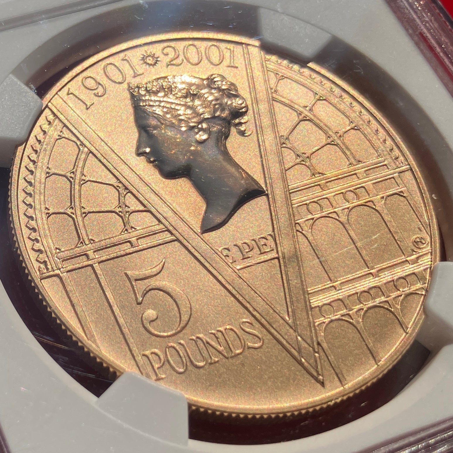 2001年 英国 ヴィクトリア女王没後100周年記念 5ポンド金貨 リバース