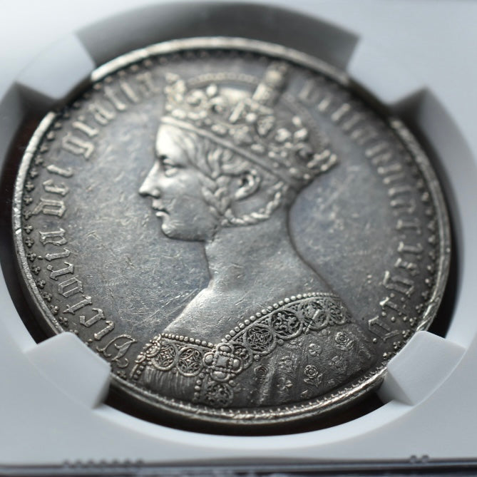 SOLD】1847年 英国 R2ゴシッククラウン 銀貨 プレーンエッジ ピュア