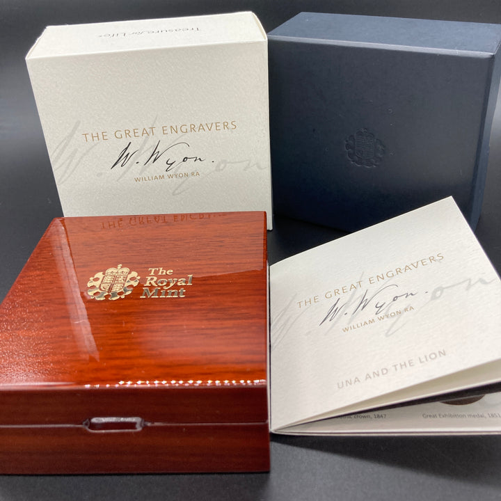 希少•ウナとライオン】2021 ロイヤルミントゴールドツリーデコレーション